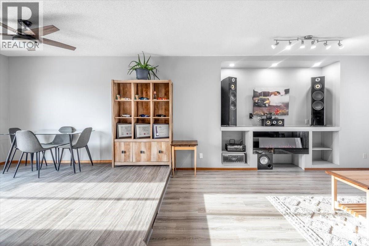 4317 3Rd Avenue N, Regina, SK - Indoor