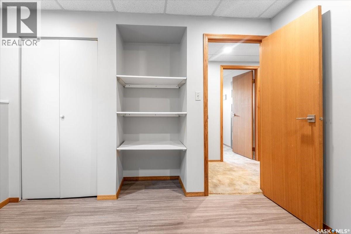 4317 3Rd Avenue N, Regina, SK - Indoor