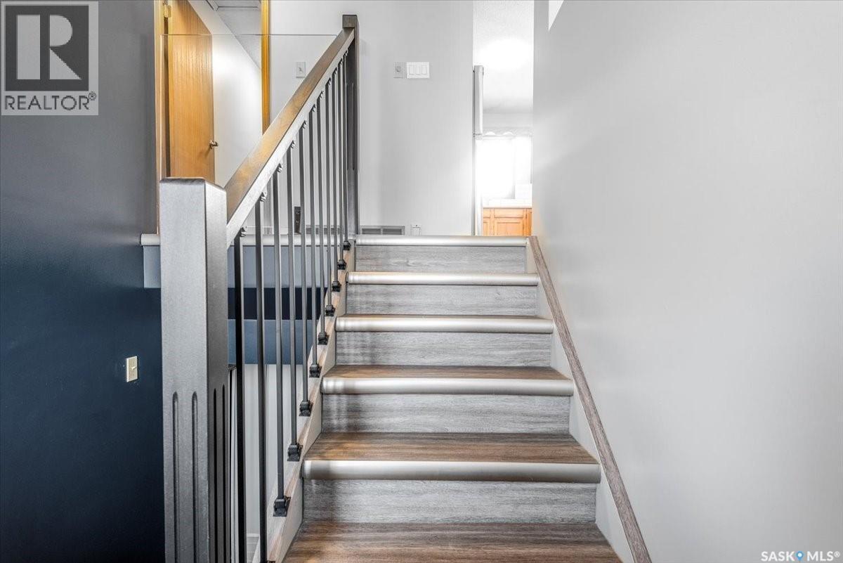 4317 3Rd Avenue N, Regina, SK - Indoor Photo Showing Other Room