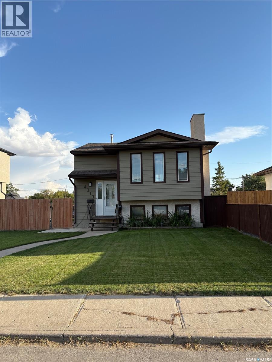 4317 3Rd Avenue N, Regina, SK - Outdoor