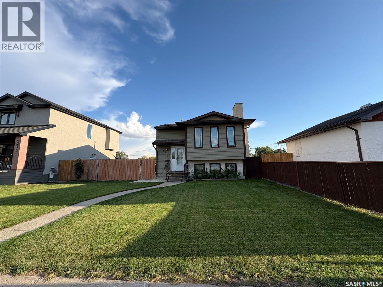 4317 3Rd Avenue N, Regina, SK - Outdoor