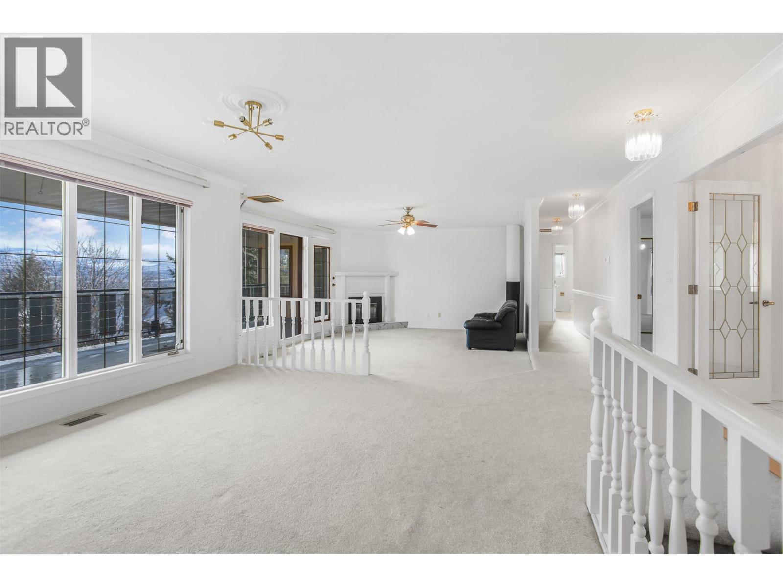 727 Cassiar Crescent, Kelowna, BC - Indoor Photo Showing Other Room