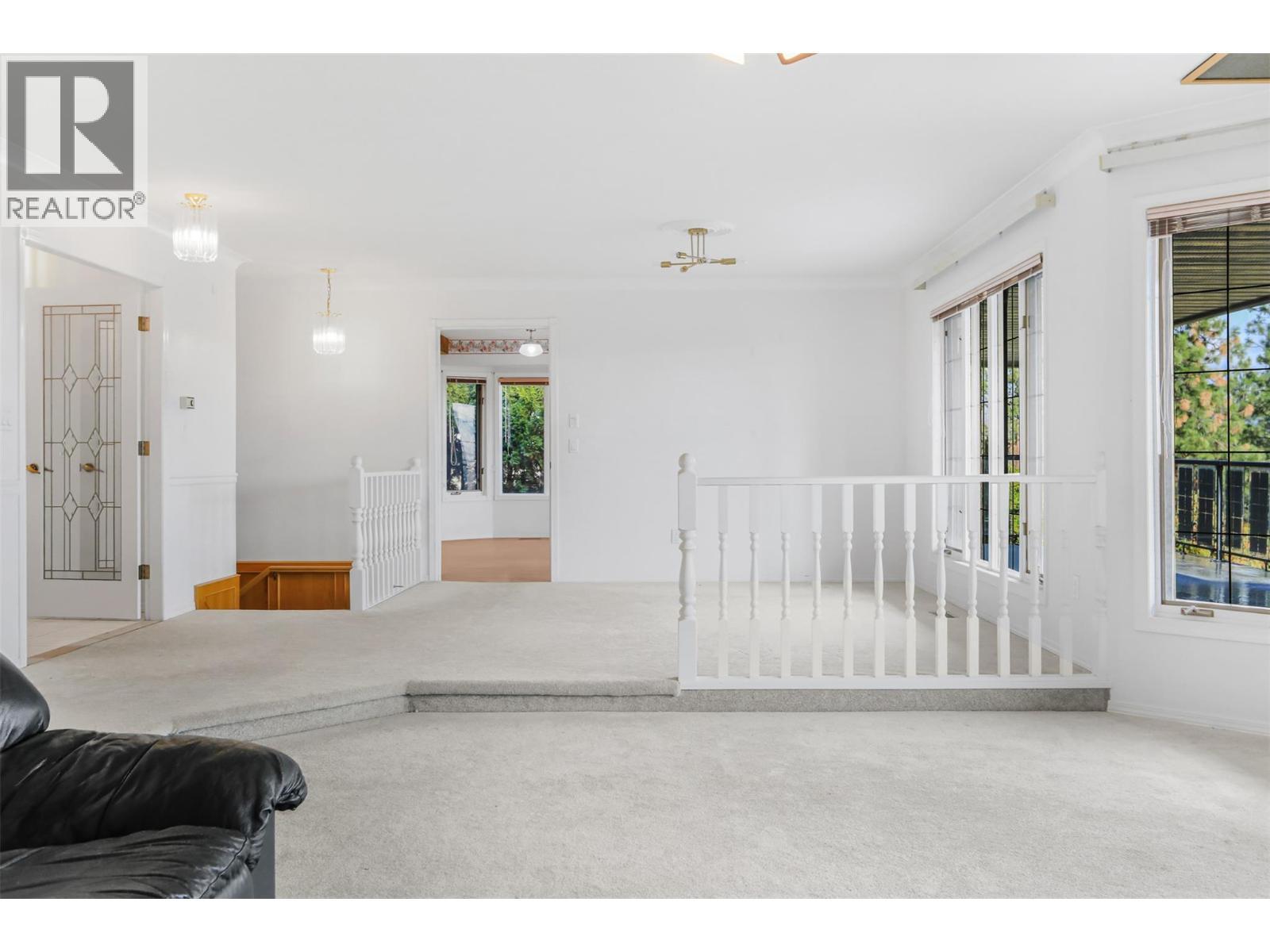 727 Cassiar Crescent, Kelowna, BC - Indoor Photo Showing Other Room