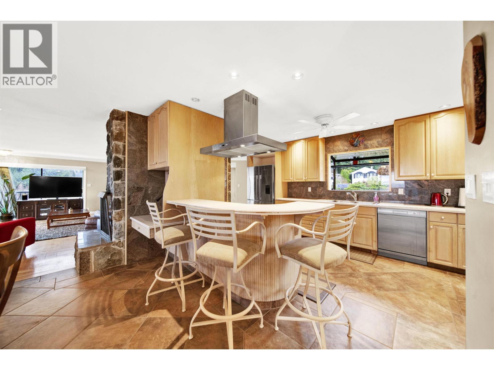 756 Shaw Avenue, Coquitlam, BC - Indoor