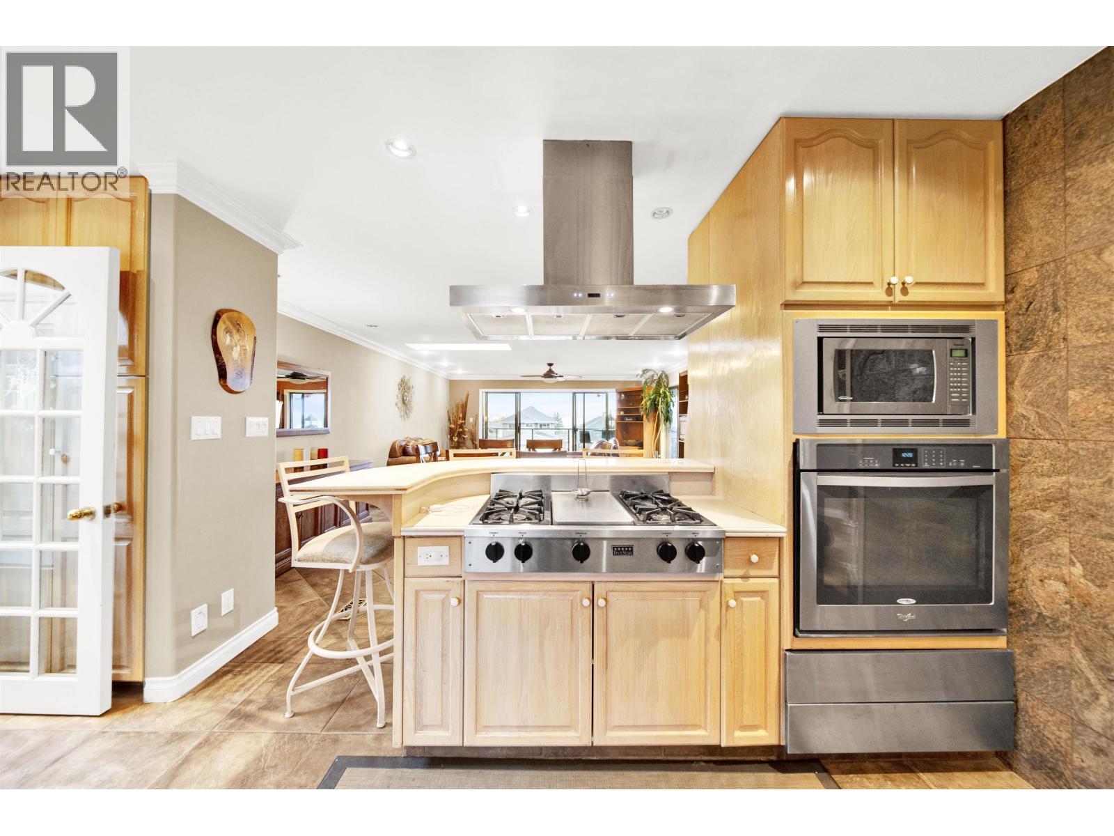 756 Shaw Avenue, Coquitlam, BC - Indoor Photo Showing Kitchen