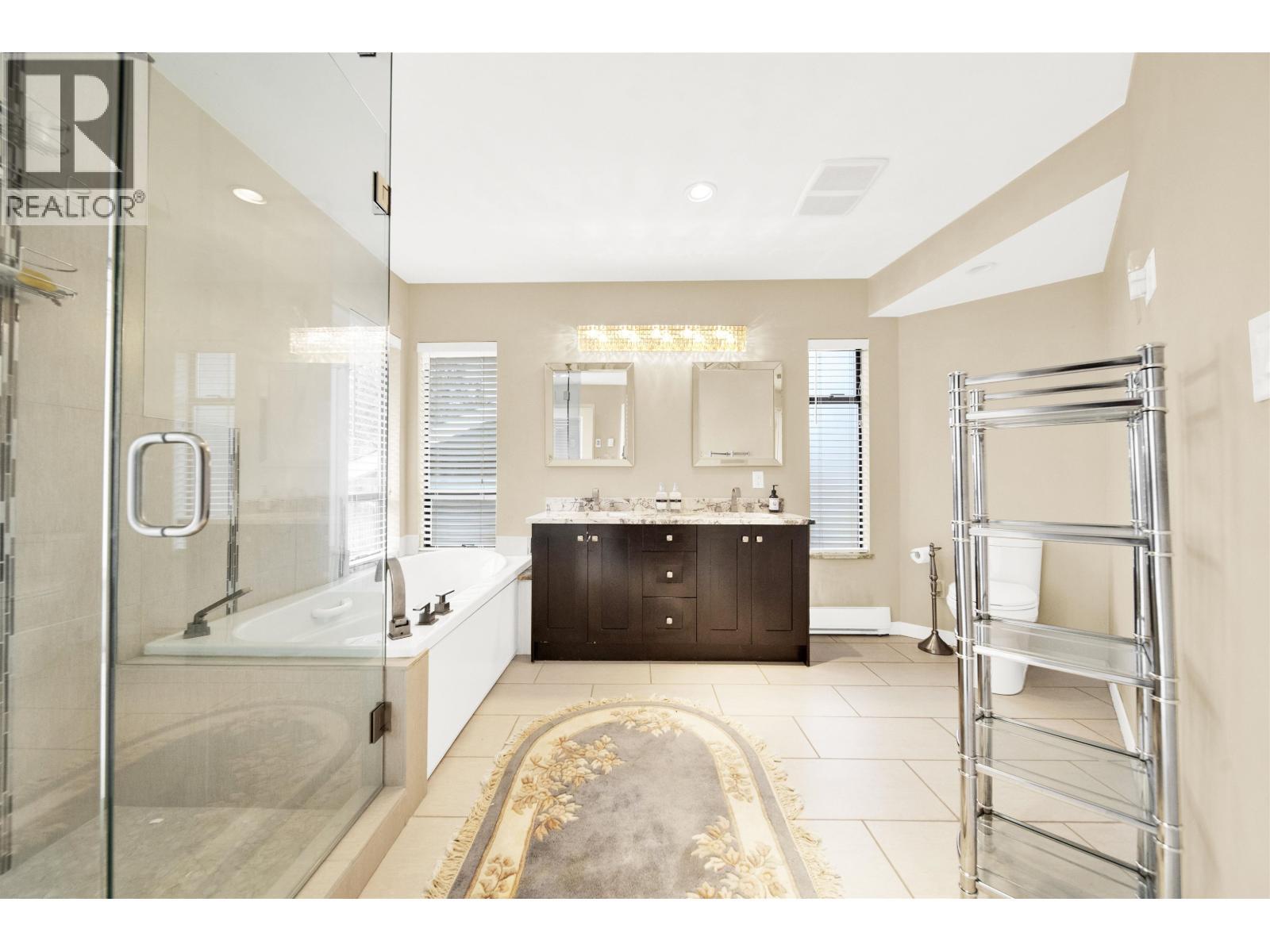 756 Shaw Avenue, Coquitlam, BC - Indoor Photo Showing Bathroom
