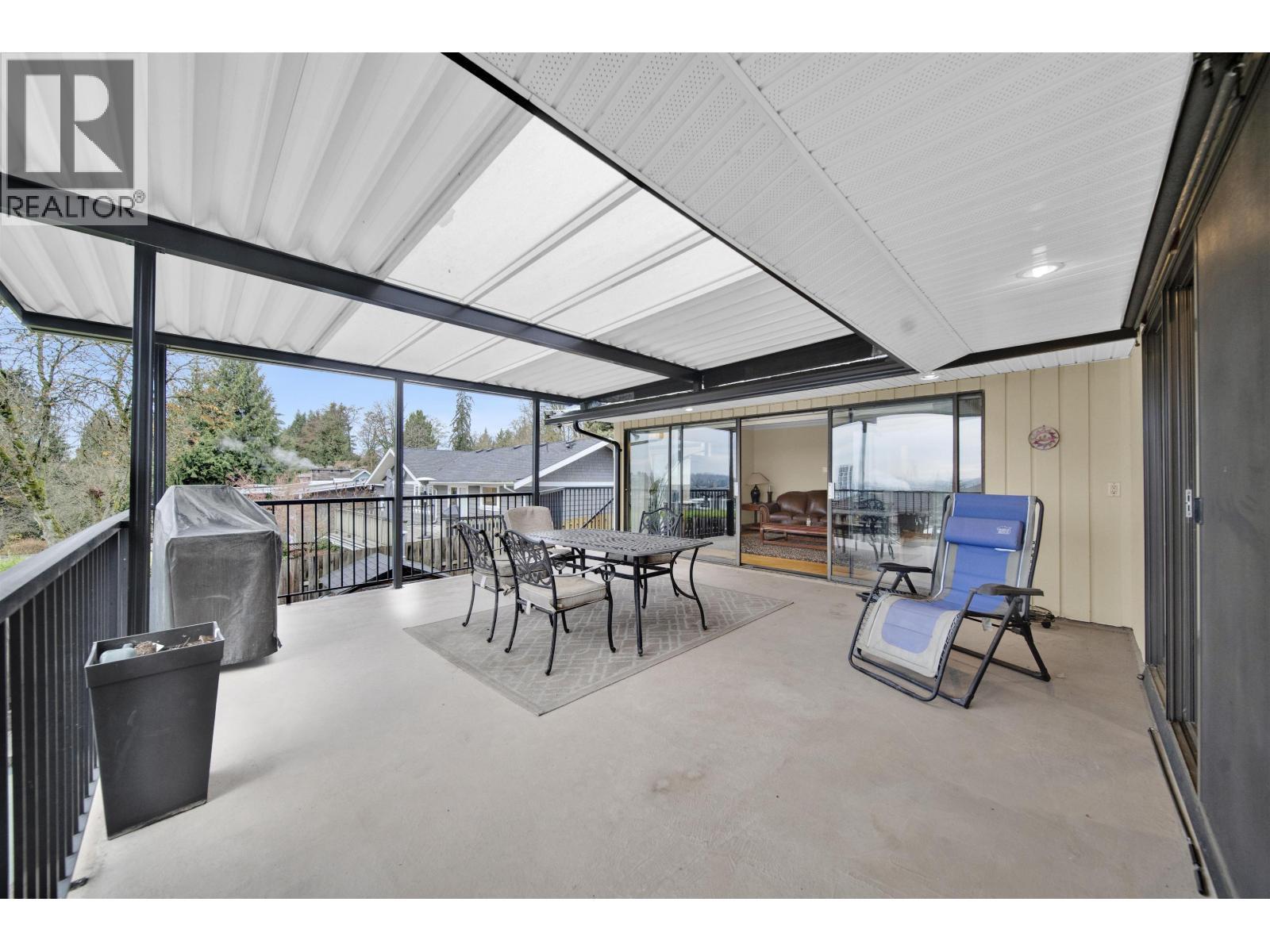 756 Shaw Avenue, Coquitlam, BC - With Deck Patio Veranda With Exterior