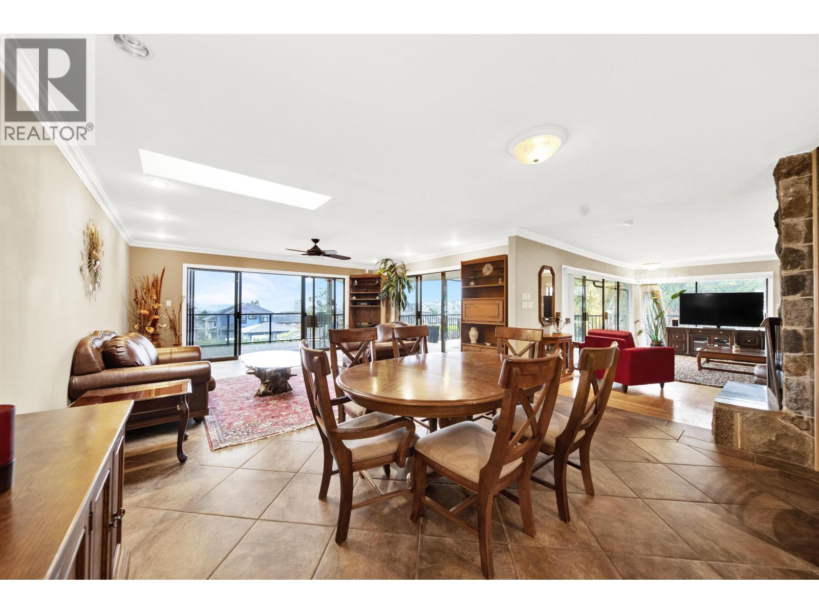 756 Shaw Avenue, Coquitlam, BC - Indoor Photo Showing Dining Room