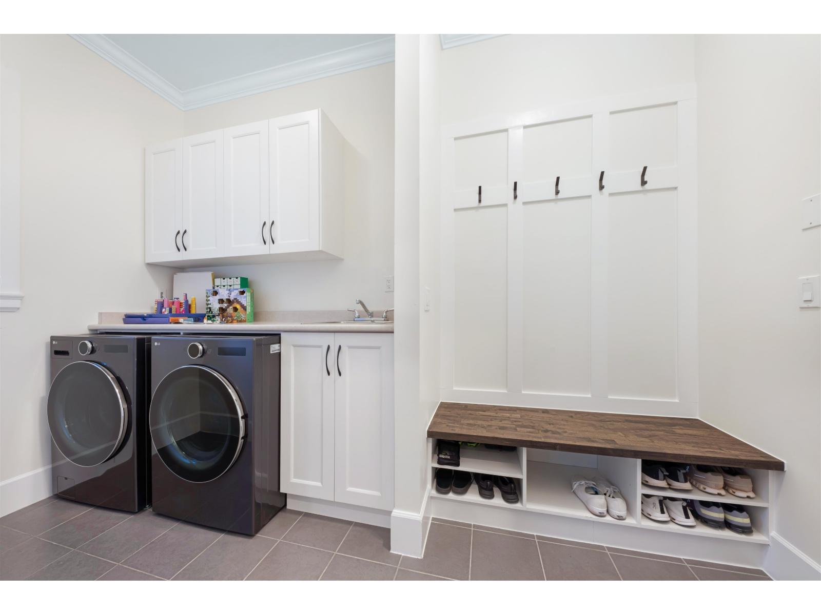 337 171A Street, Surrey, BC - Indoor Photo Showing Laundry Room