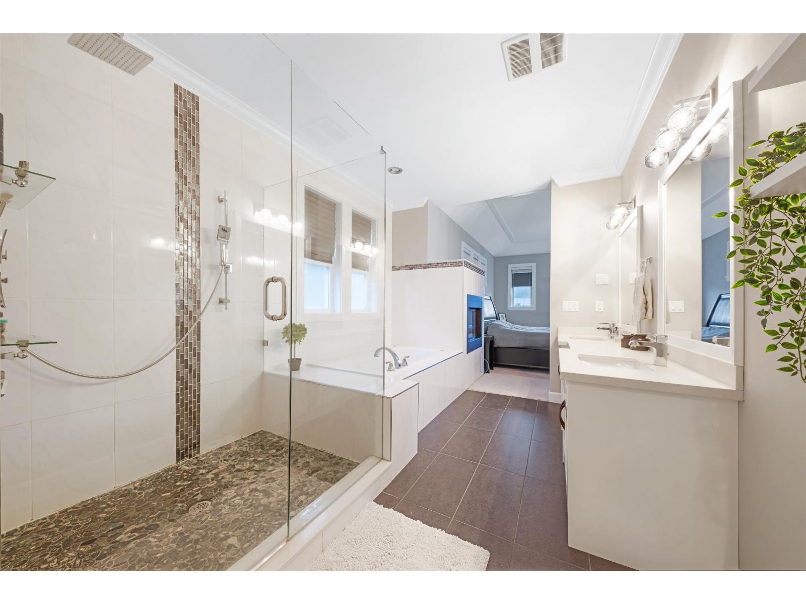 337 171A Street, Surrey, BC - Indoor Photo Showing Bathroom