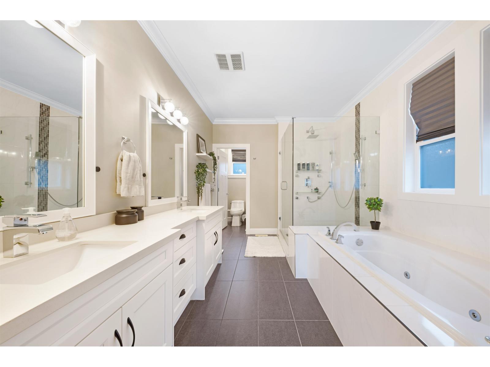 337 171A Street, Surrey, BC - Indoor Photo Showing Bathroom
