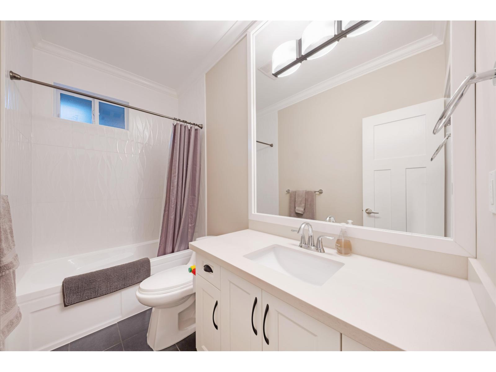 337 171A Street, Surrey, BC - Indoor Photo Showing Bathroom