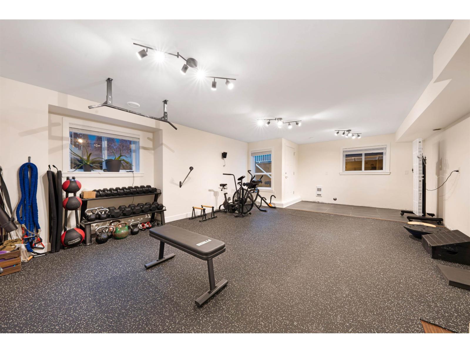 337 171A Street, Surrey, BC - Indoor Photo Showing Gym Room