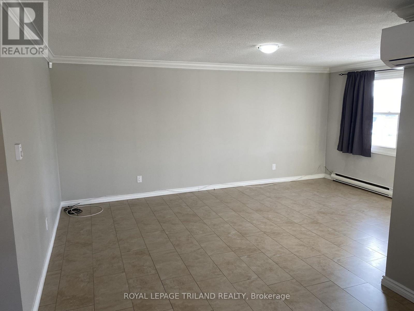 Primary Bedroom - Main - 1072 Jalna Boulevard, London South (South X), ON - Indoor Photo Showing Other Room