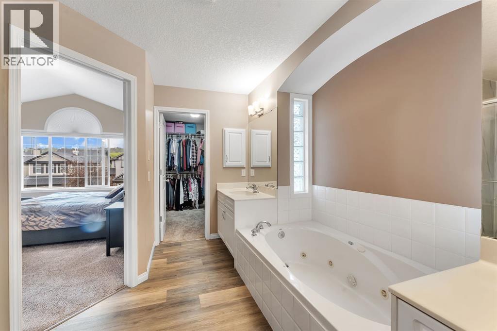 405 Kincora Drive Nw, Calgary, AB - Indoor Photo Showing Bathroom