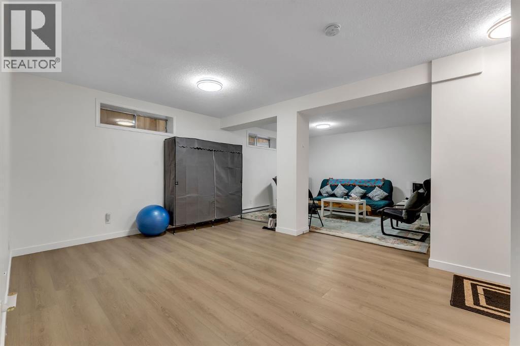 405 Kincora Drive Nw, Calgary, AB - Indoor