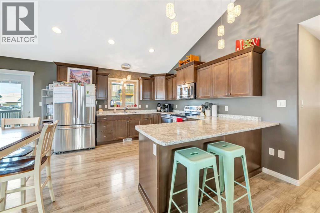 7312 35 Street, Lloydminster, AB - Indoor Photo Showing Kitchen