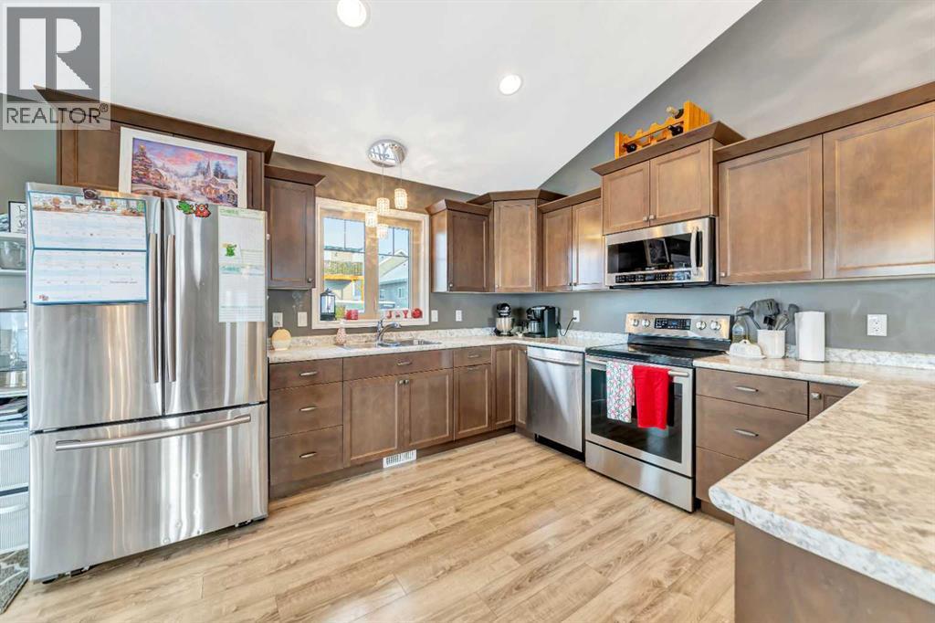 7312 35 Street, Lloydminster, AB - Indoor Photo Showing Kitchen
