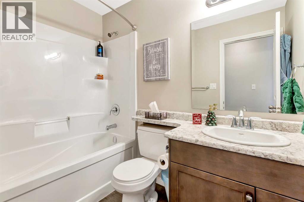 7312 35 Street, Lloydminster, AB - Indoor Photo Showing Bathroom