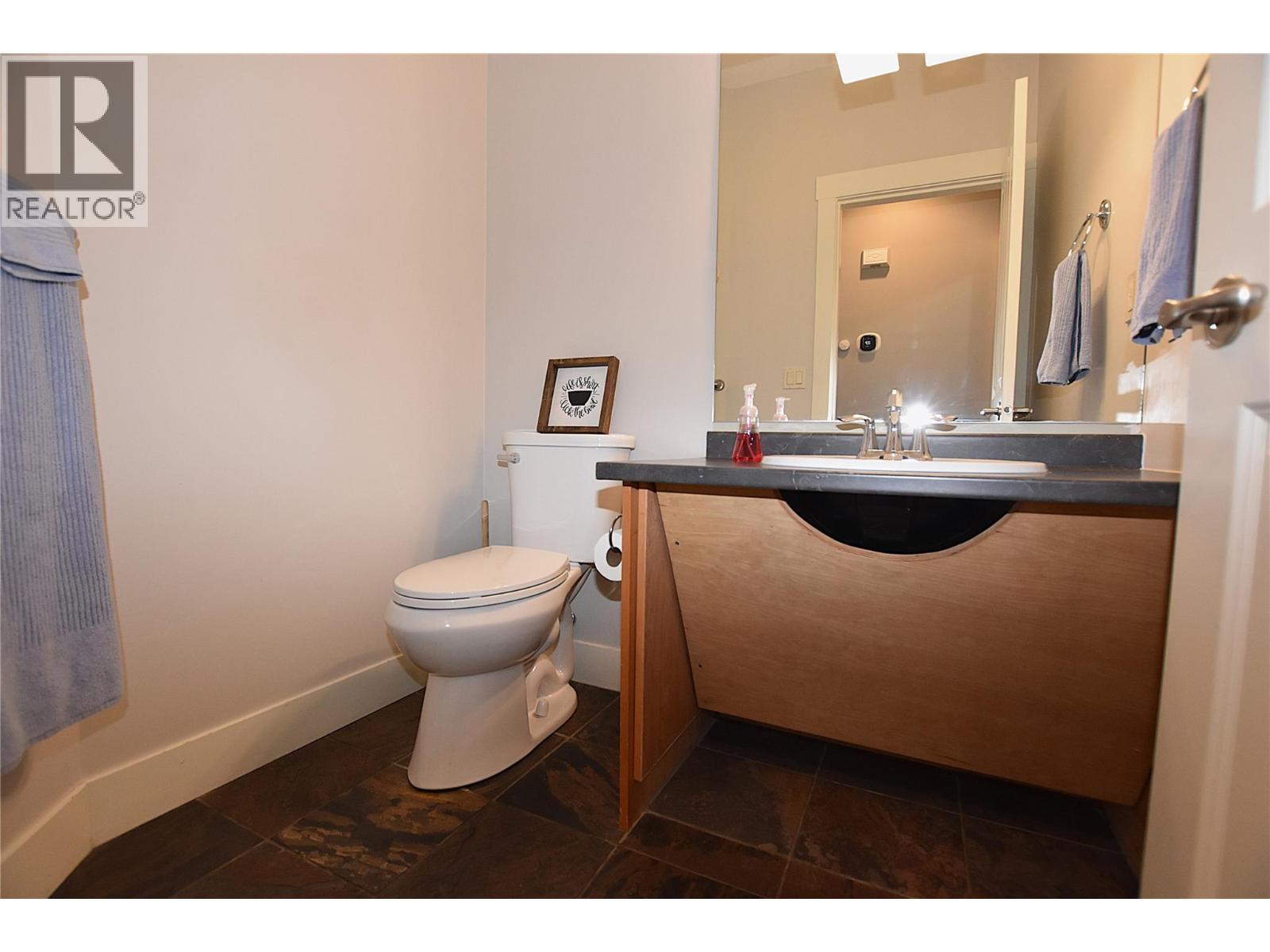 2 piece powder room - 3721 Razorback Court, Vernon, BC - Indoor Photo Showing Bathroom