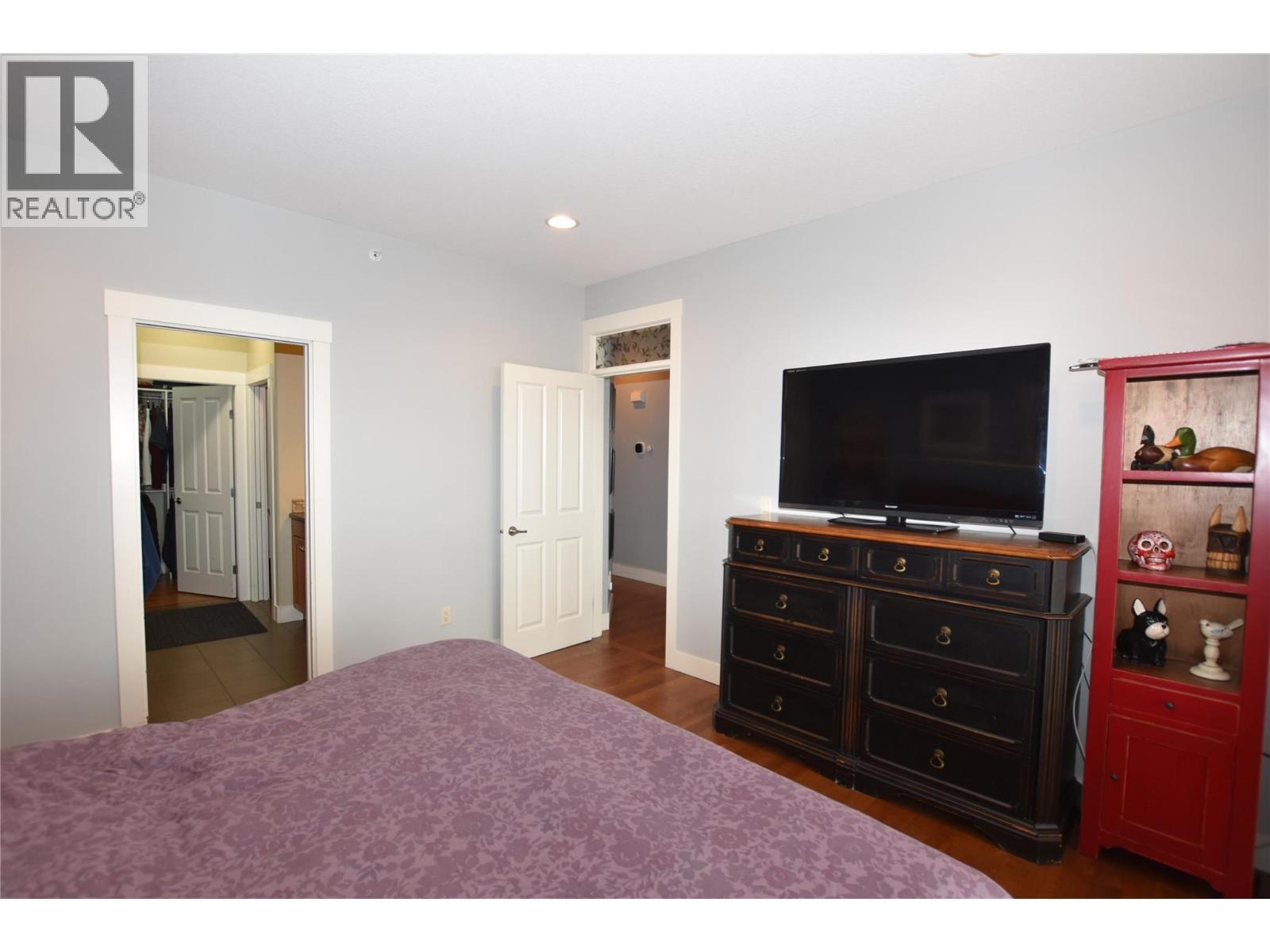 3721 Razorback Court, Vernon, BC - Indoor Photo Showing Bedroom