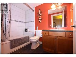 lower level full 4 piece bath -