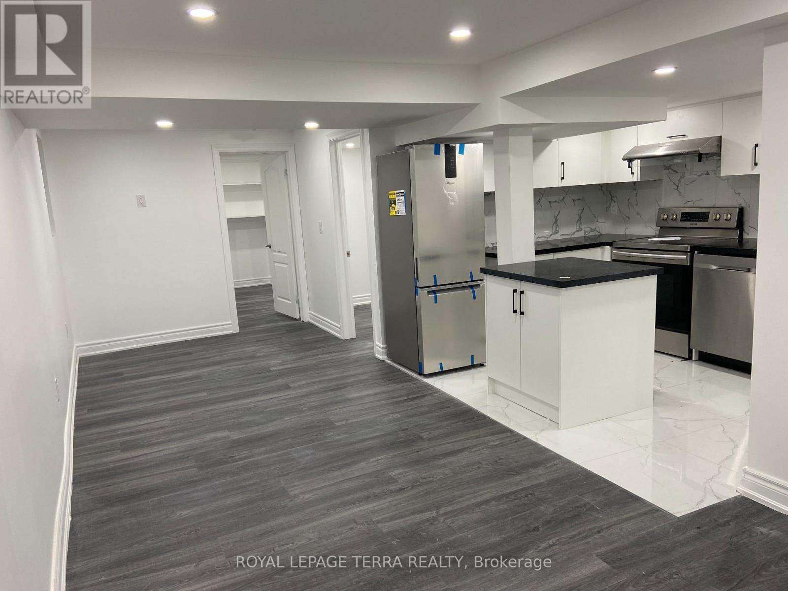 44 Howling Crescent, Ajax, ON - Indoor Photo Showing Kitchen