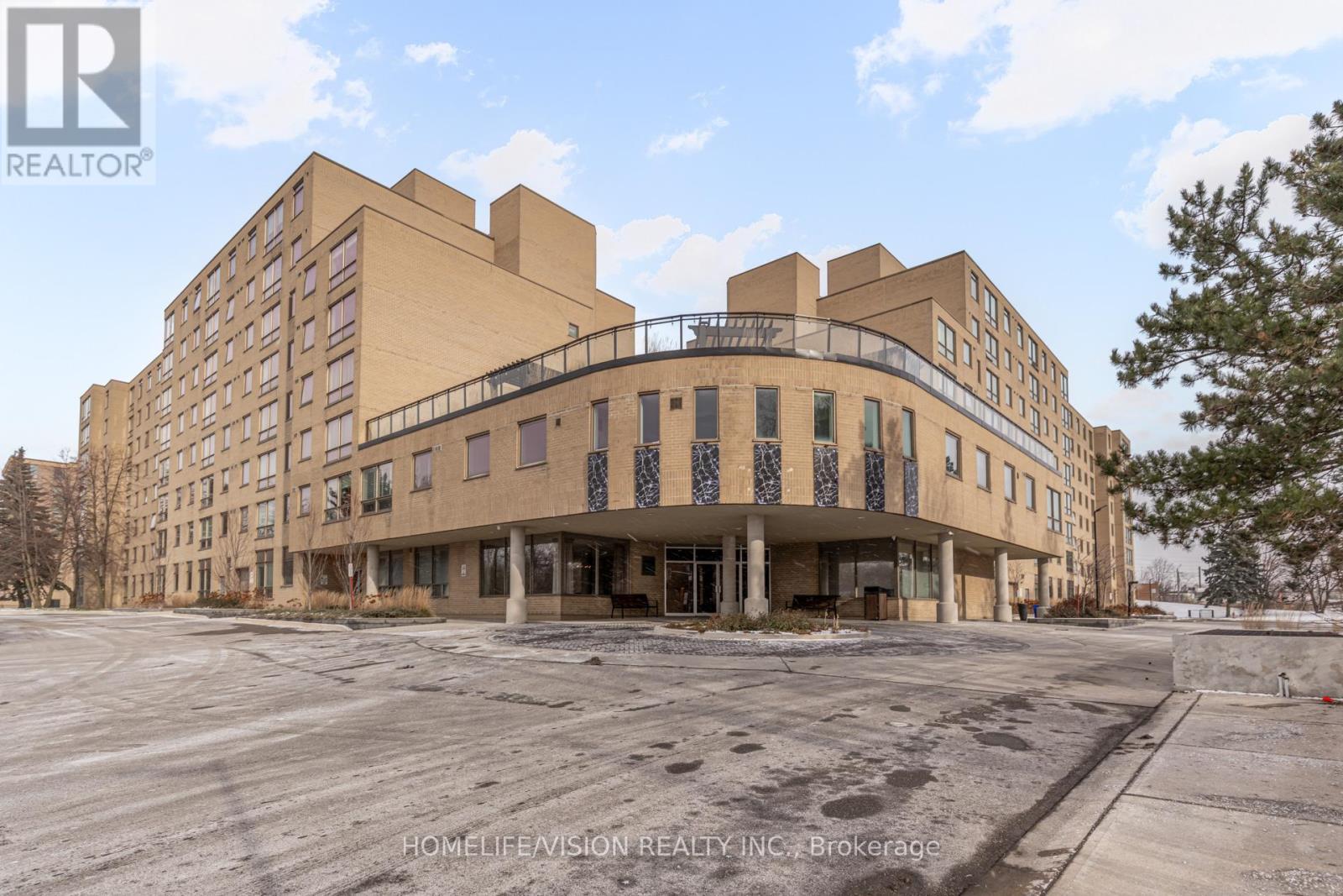 807 - 326 Major Mackenzie Drive E, Richmond Hill, ON - Outdoor With Facade