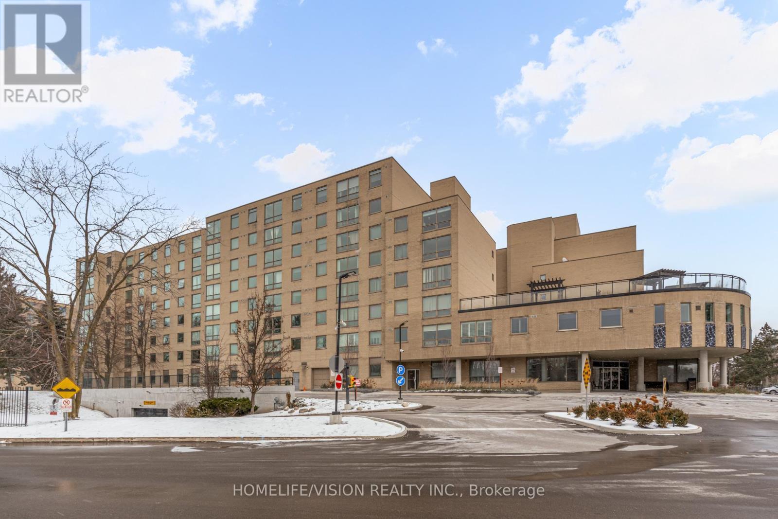 807 - 326 Major Mackenzie Drive E, Richmond Hill, ON - Outdoor With Facade