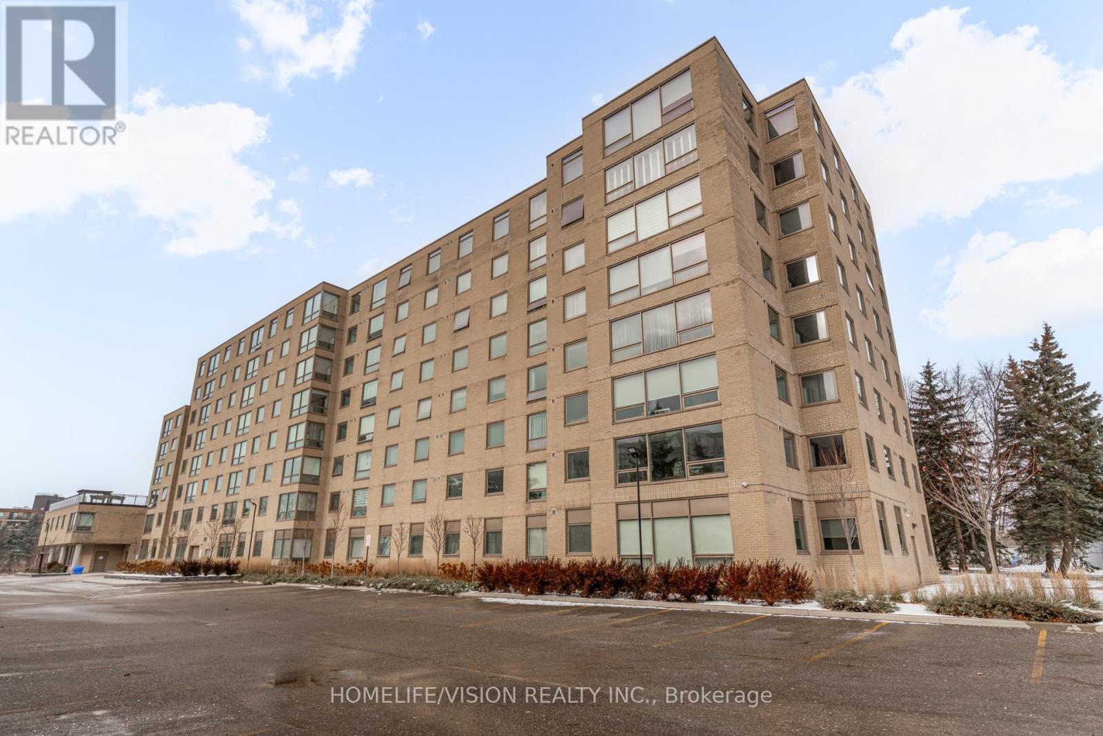 807 - 326 Major Mackenzie Drive E, Richmond Hill, ON - Outdoor With Facade