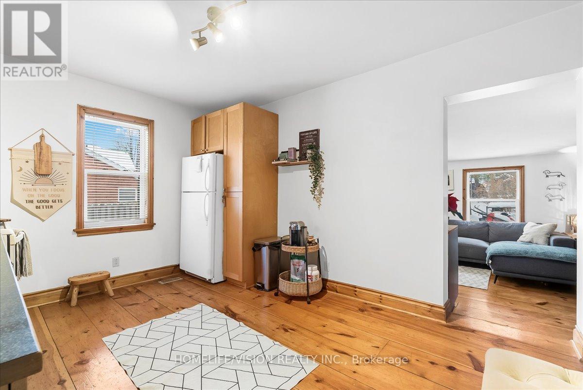 314 Russell Street, Midland, ON - Indoor