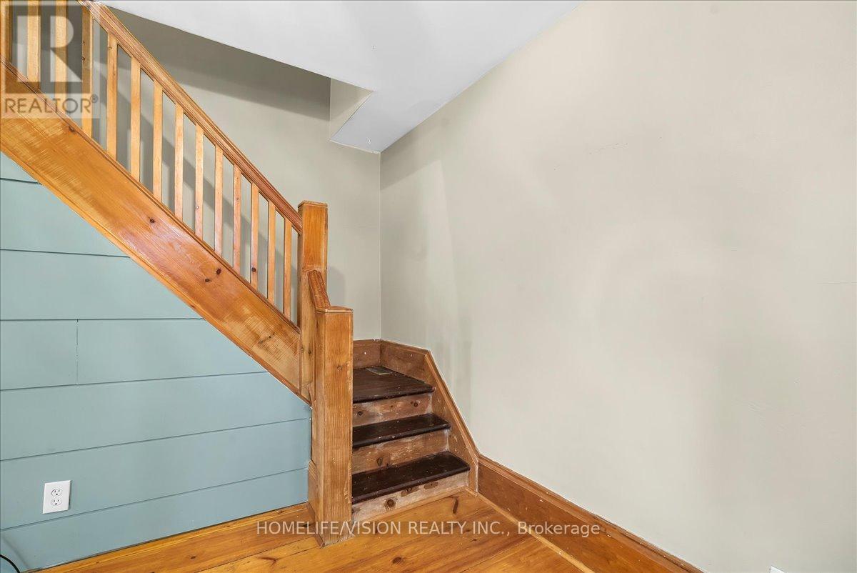 314 Russell Street, Midland, ON - Indoor Photo Showing Other Room