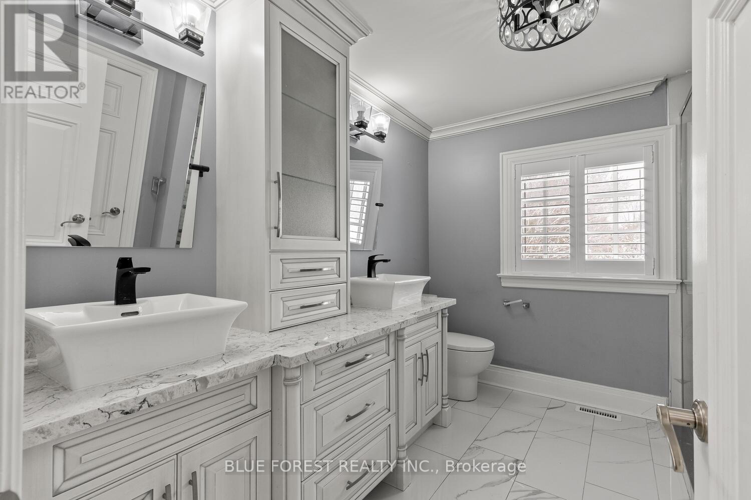 2955 Catherine Street, Thames Centre (Dorchester), ON - Indoor Photo Showing Bathroom