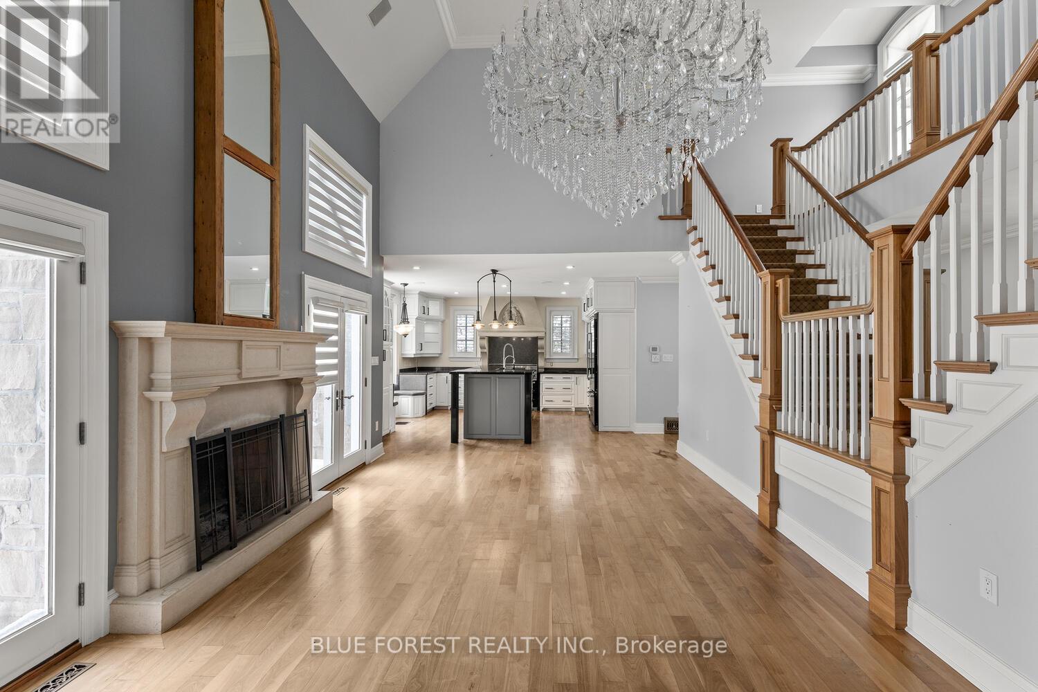 2955 Catherine Street, Thames Centre (Dorchester), ON - Indoor With Fireplace