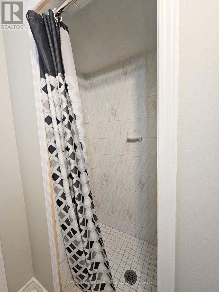 Bsmt - 175 Ecclestone Drive, Brampton, ON - Indoor