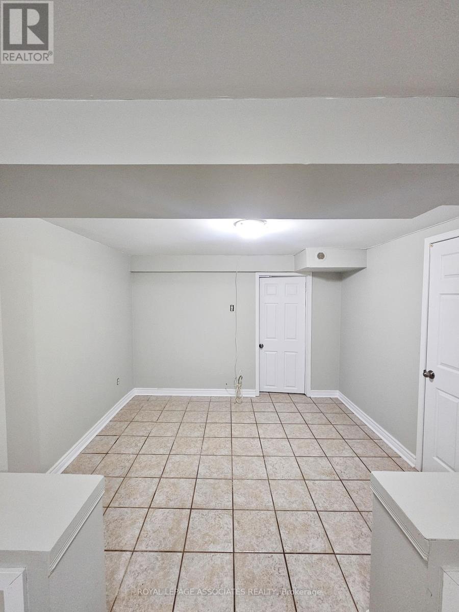 Bsmt - 175 Ecclestone Drive, Brampton, ON - Indoor Photo Showing Other Room