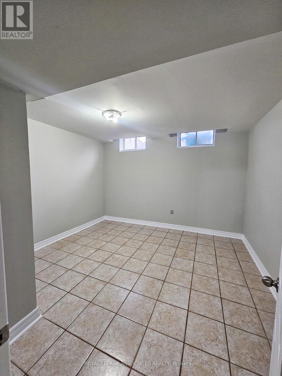 Bsmt - 175 Ecclestone Drive, Brampton, ON - Indoor Photo Showing Other Room