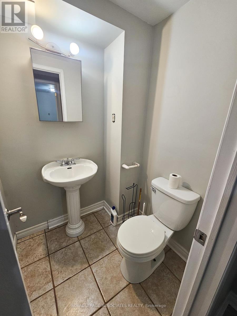 Bsmt - 175 Ecclestone Drive, Brampton, ON - Indoor Photo Showing Bathroom