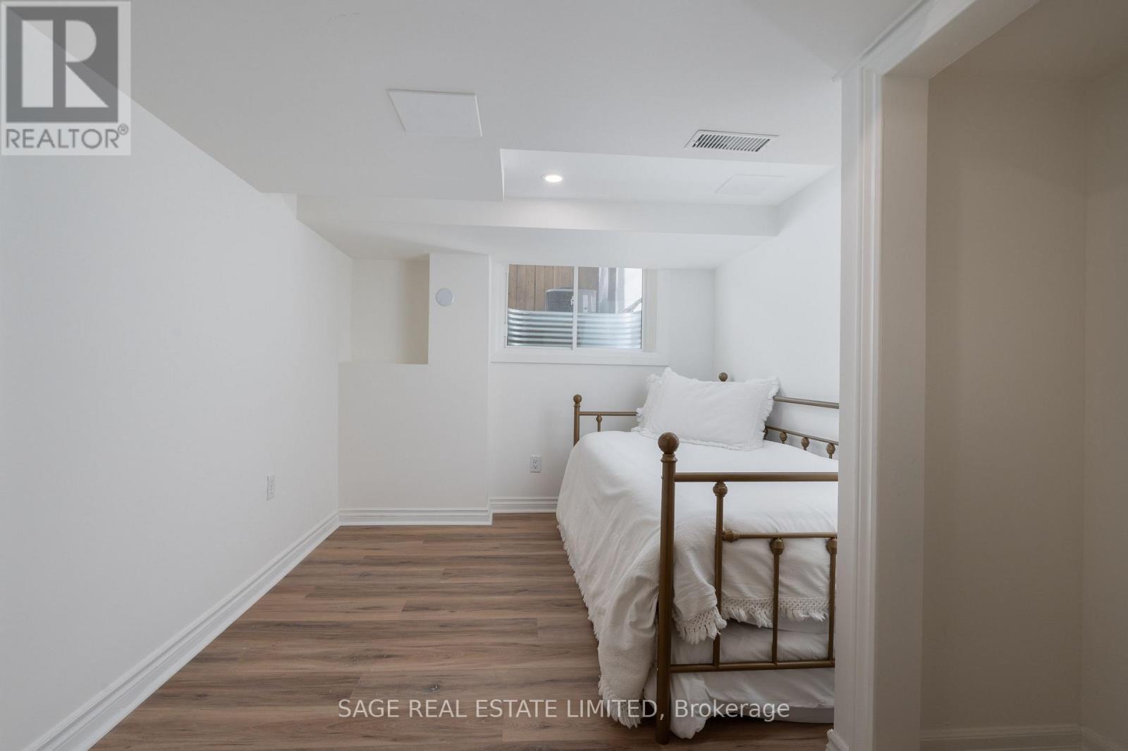 Lower - 131 Meadowvale Drive, Toronto, ON - Indoor