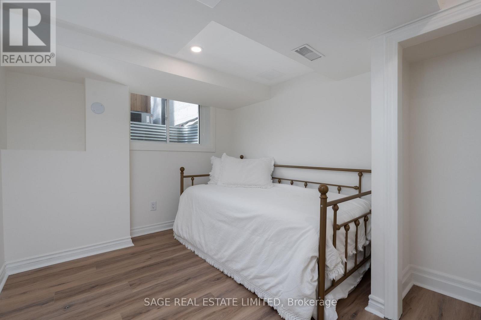 Lower - 131 Meadowvale Drive, Toronto, ON - Indoor Photo Showing Bedroom