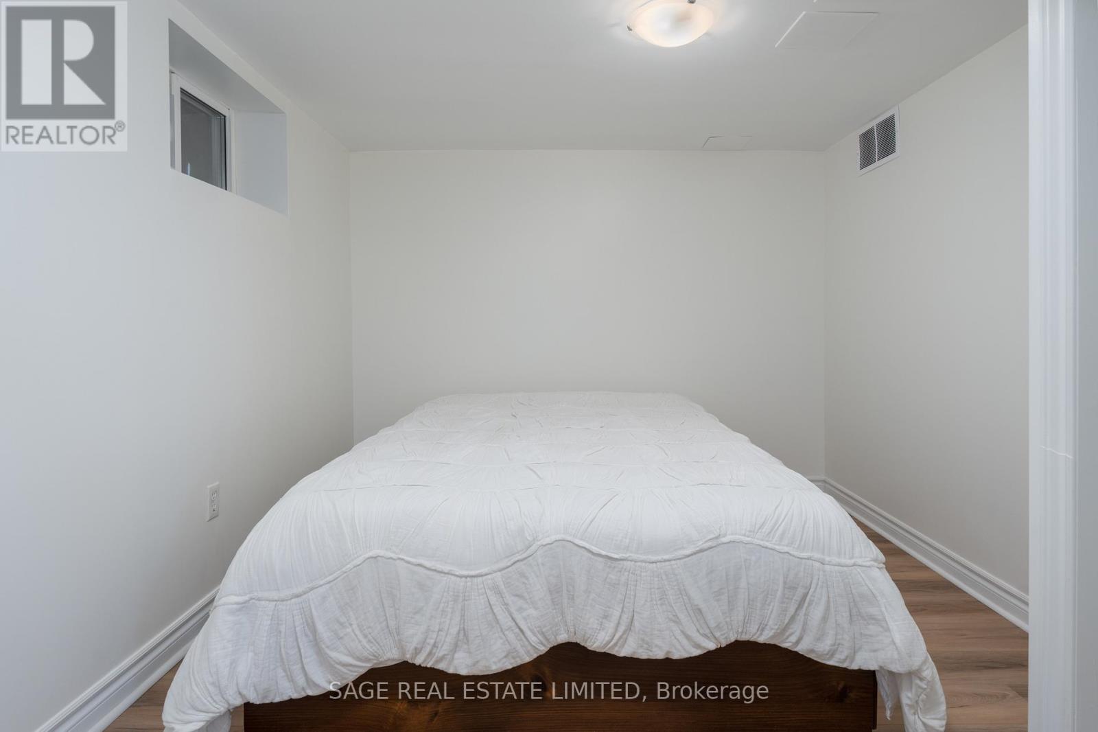 Lower - 131 Meadowvale Drive, Toronto, ON - Indoor Photo Showing Bedroom