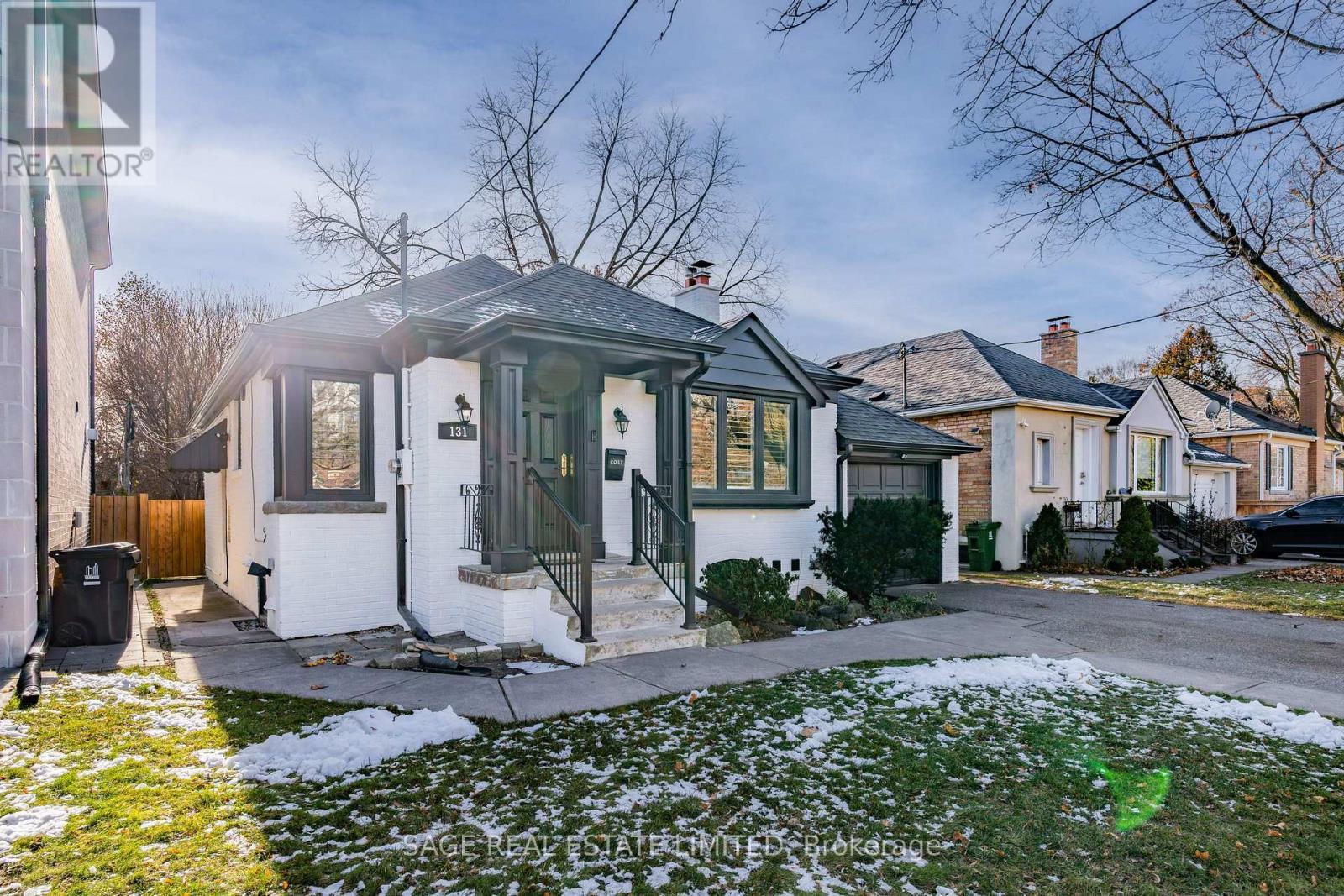 Lower - 131 Meadowvale Drive, Toronto, ON - Outdoor With Facade