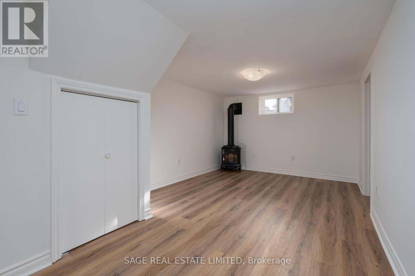 Lower - 131 Meadowvale Drive, Toronto, ON - Indoor Photo Showing Other Room