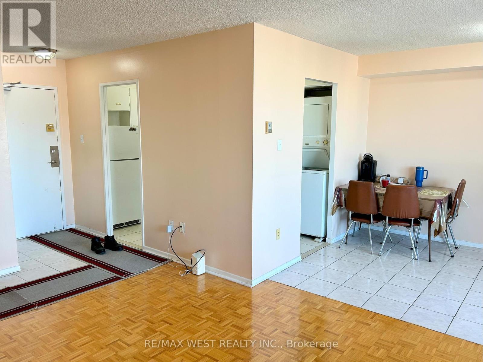 1510 - 5 San Romano Way, Toronto, ON - Indoor Photo Showing Other Room