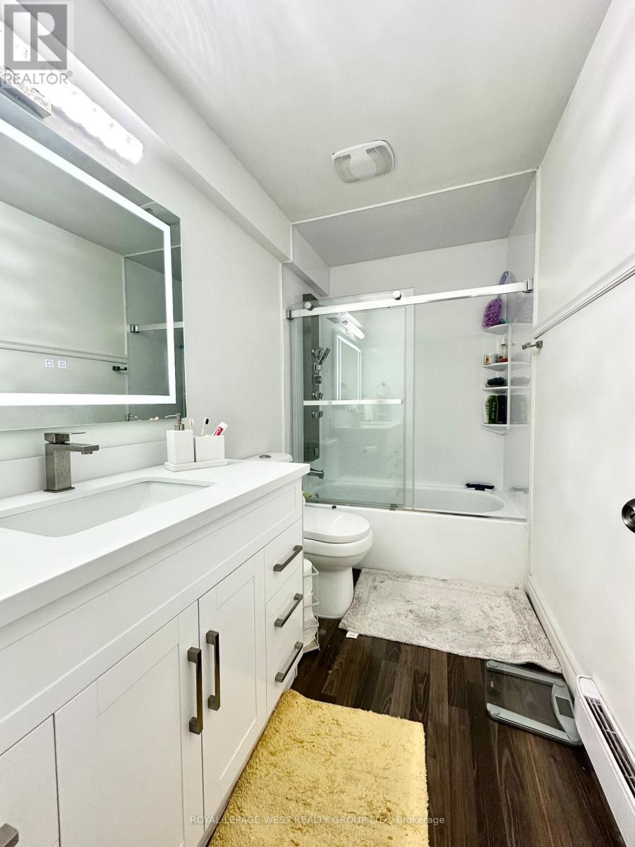 27 - 909 King Street W, Oshawa, ON - Indoor Photo Showing Bathroom