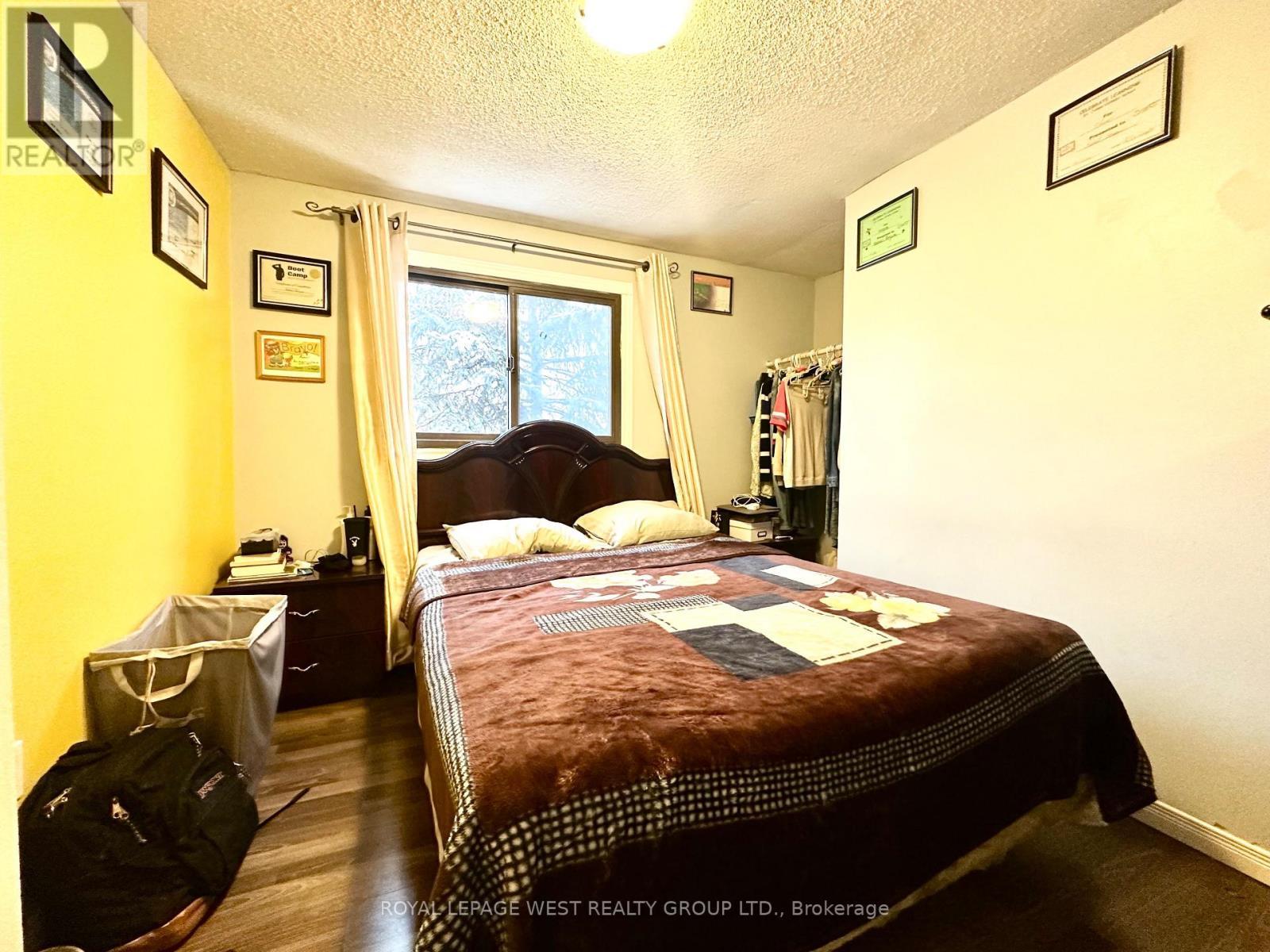 27 - 909 King Street W, Oshawa, ON - Indoor Photo Showing Bedroom