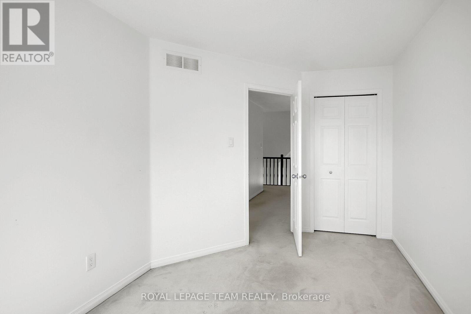 Bedroom. - 151 - 1512 Walkley Road S, Ottawa, ON - Indoor