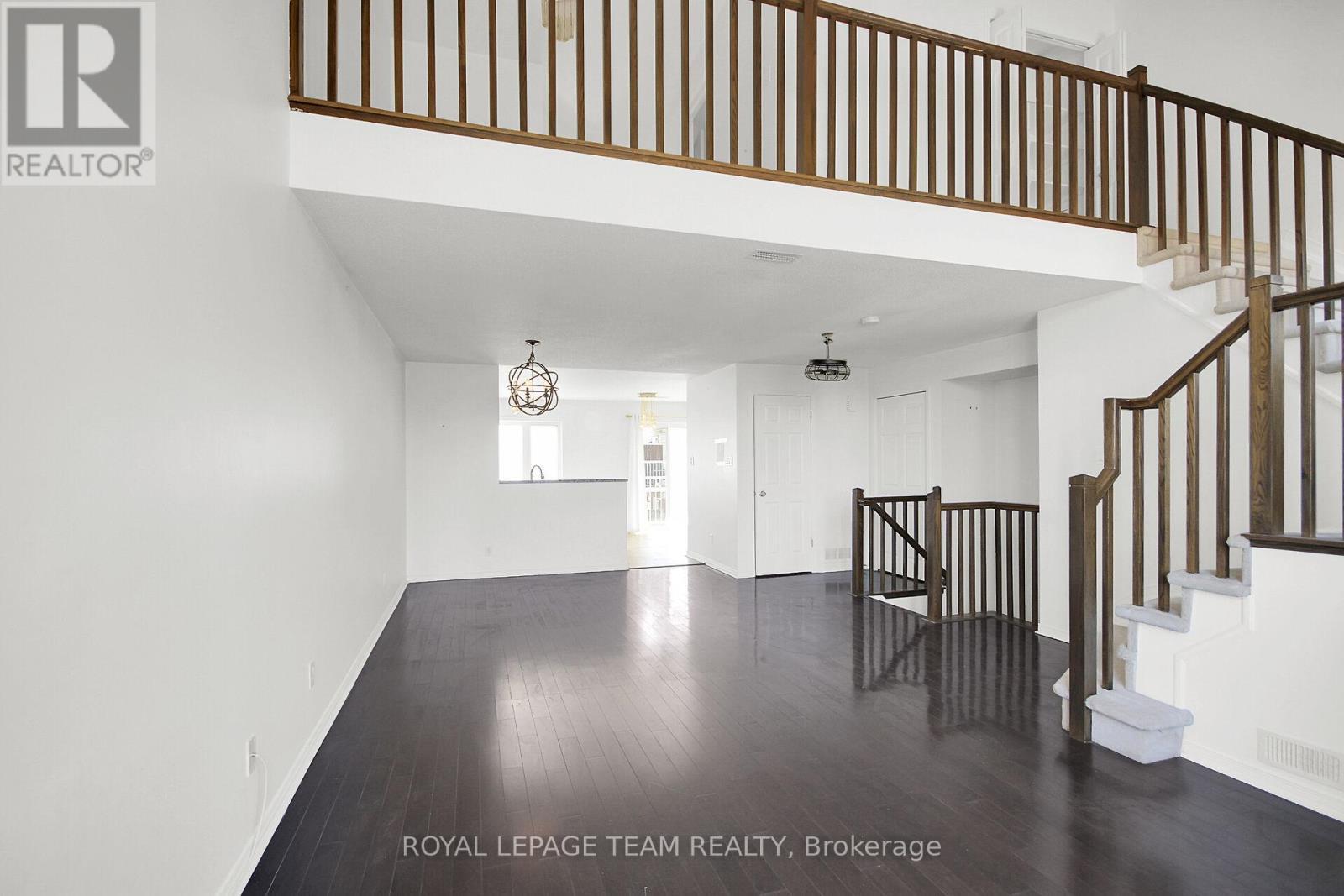 Open concept Living & Dining Rm on Upper Level. - 151 - 1512 Walkley Road S, Ottawa, ON - Indoor Photo Showing Other Room