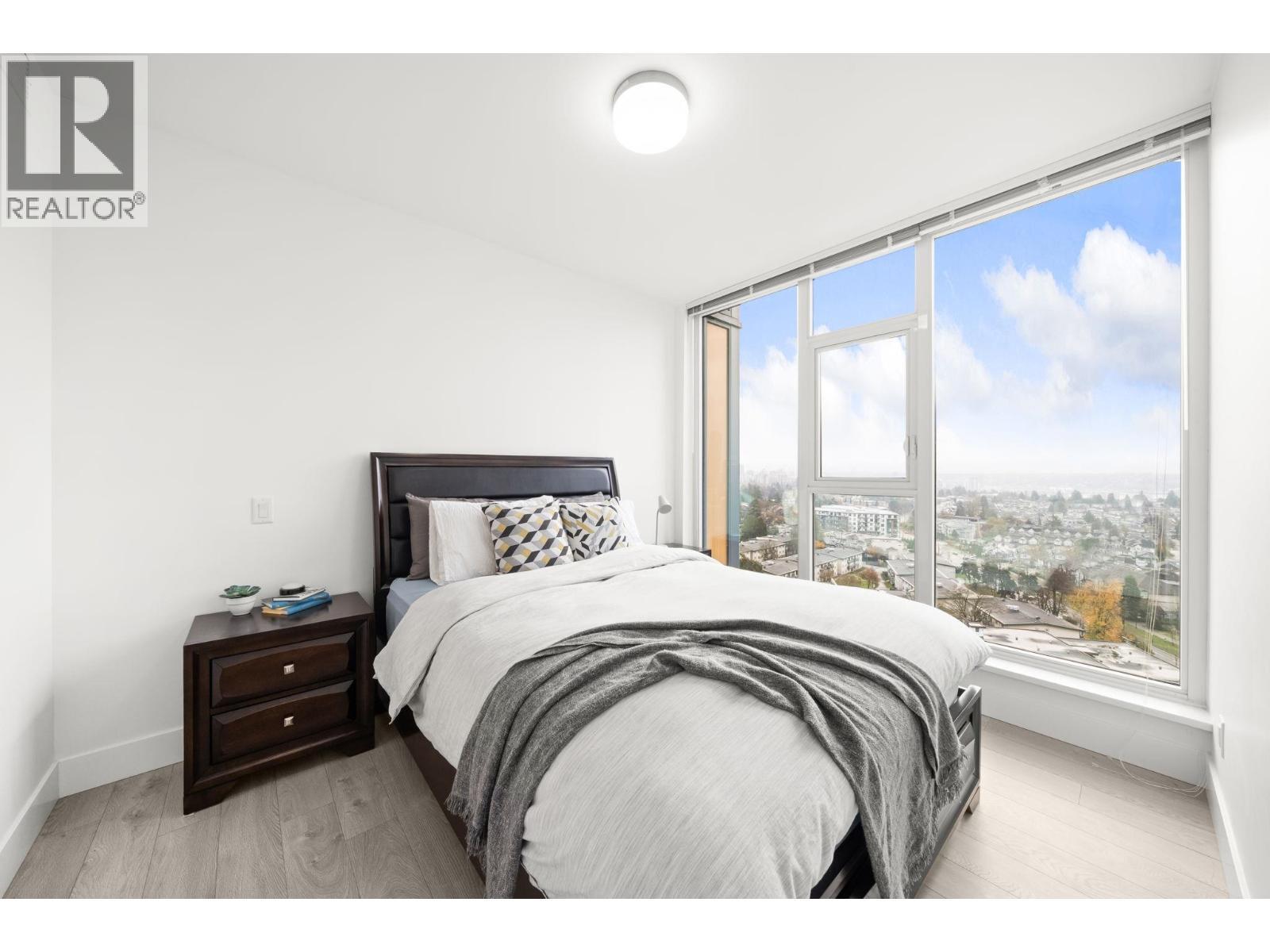 1610 7303 Noble Lane Avenue, Burnaby, BC - Indoor Photo Showing Bedroom