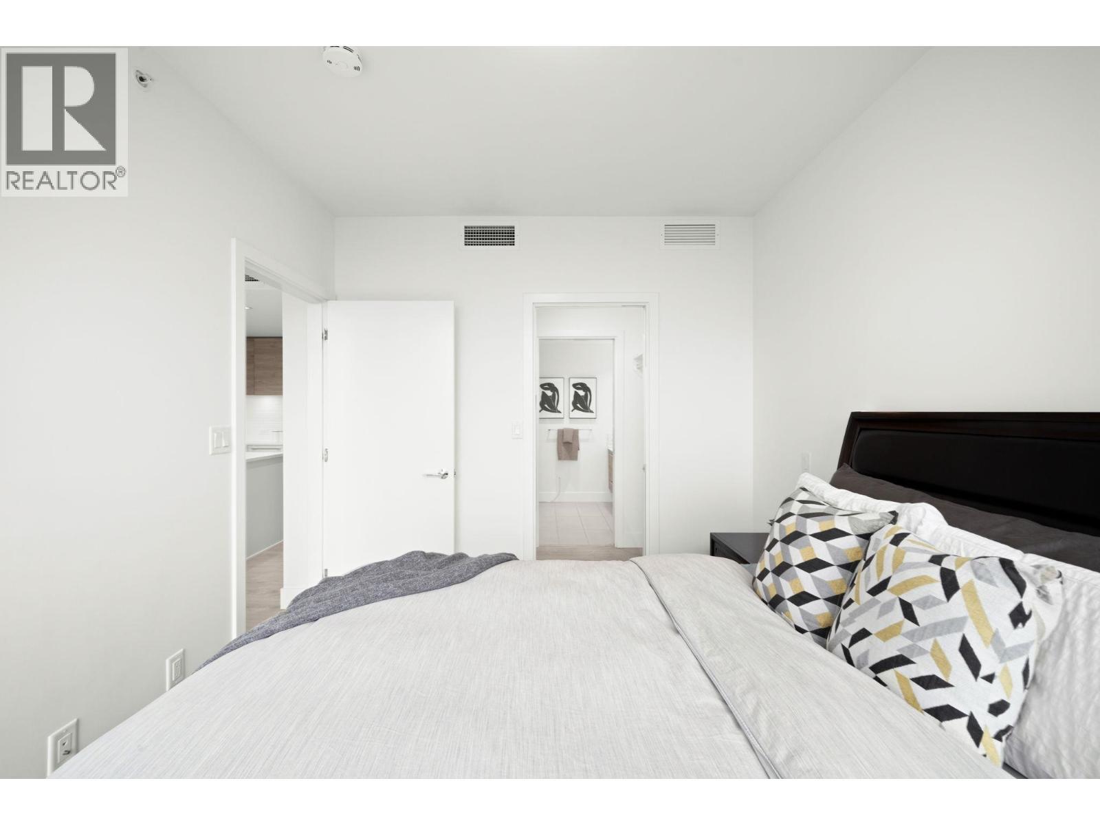 1610 7303 Noble Lane Avenue, Burnaby, BC - Indoor Photo Showing Bedroom